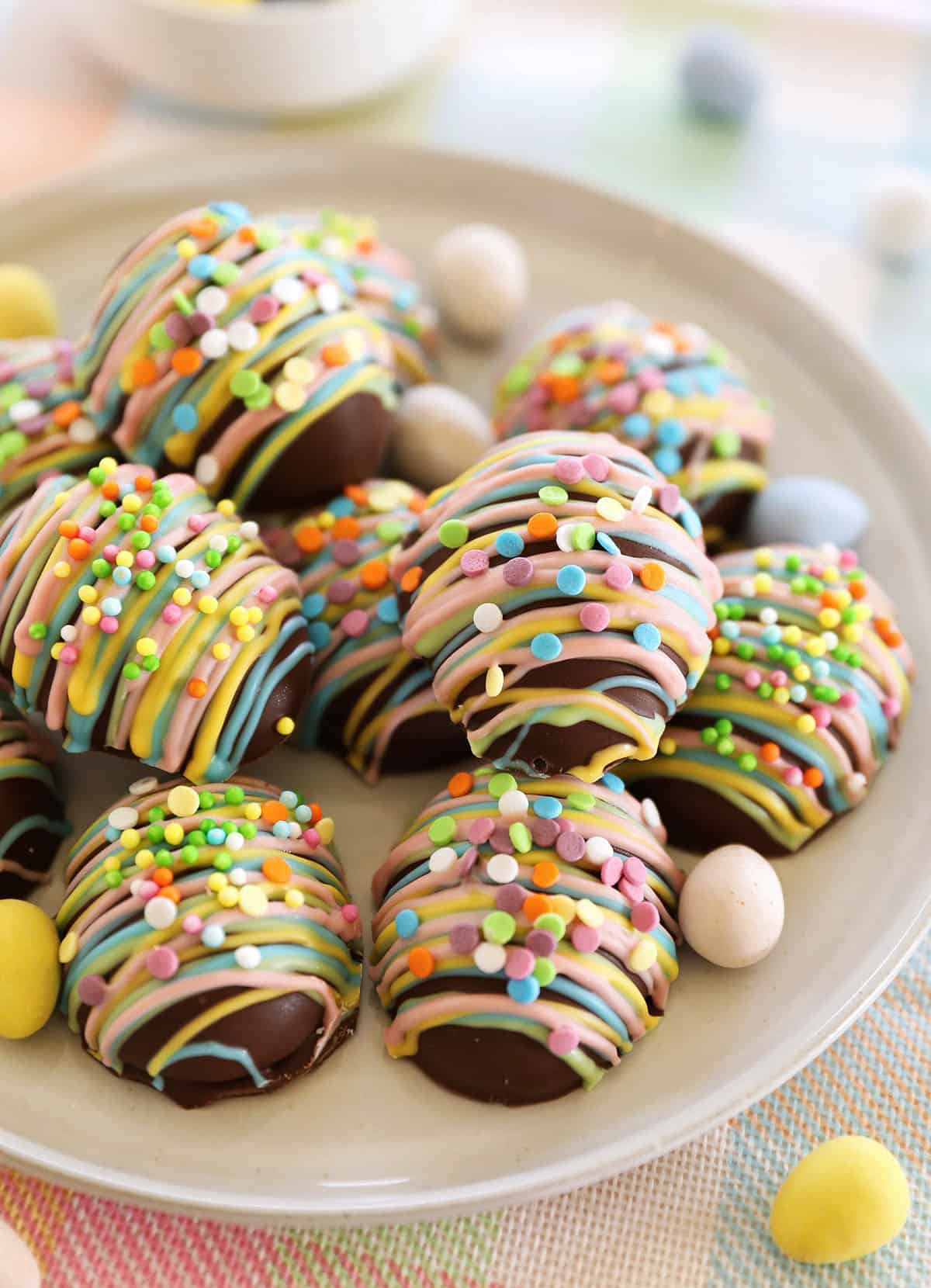 These Healthy Chocolate Peanut Butter Eggs are an easy no-bake Easter treat made with just a few simple ingredients! A healthier version of Reese's eggs that are gluten-free and refined sugar-free!